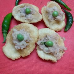 A picture of Golgappe aloo masala.