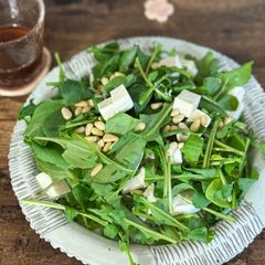 A picture of Arugula and Tofu Salada.