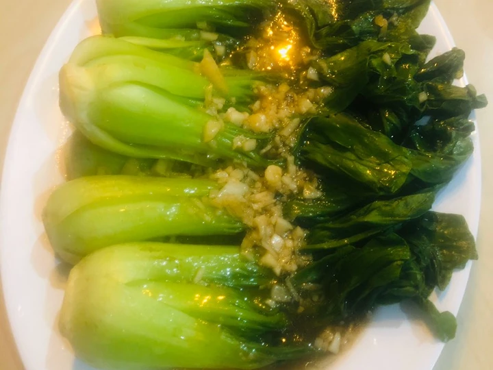 Easy Steps to Prepare Recipes Pakchoy Garlic Saus Tiram Ala Resto the So Delicious Perfect.