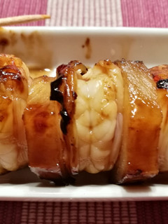 Una foto de Brochetas de langostinos 🦐🍍