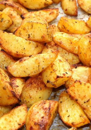 Fűszeres sült krumpli recept fotója