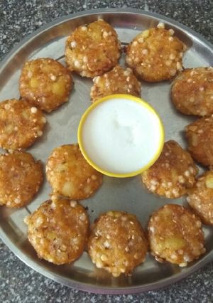 સાબુદાણા વડા (Sabudana Vada Recipe In Gujarati) રેસીપી મુખ્ય ફોટો