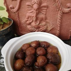 A picture of Jamoon.