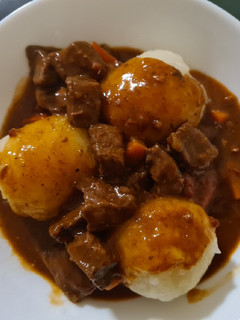 Una foto de Gulash de carne