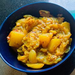 A picture of Aloo Baingan.