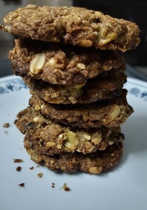 A picture of Apple oats cookies.