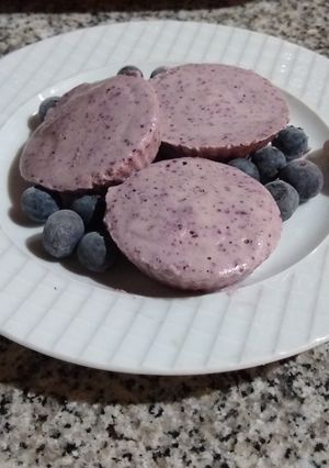 Una foto de Postre helado de arándanos - Low carb