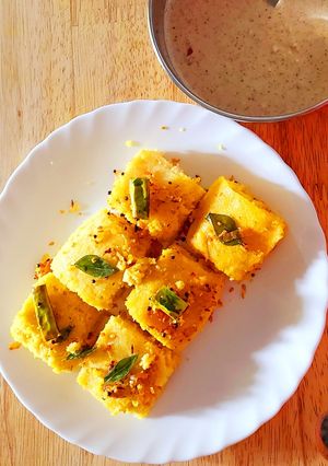 A picture of Masala Instant Khaman.