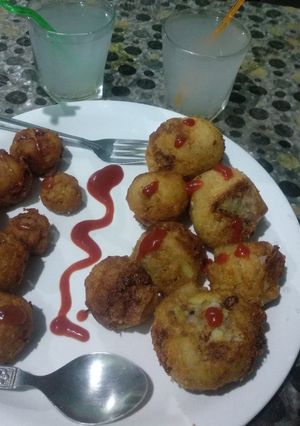 A picture of Potato bread pockets.