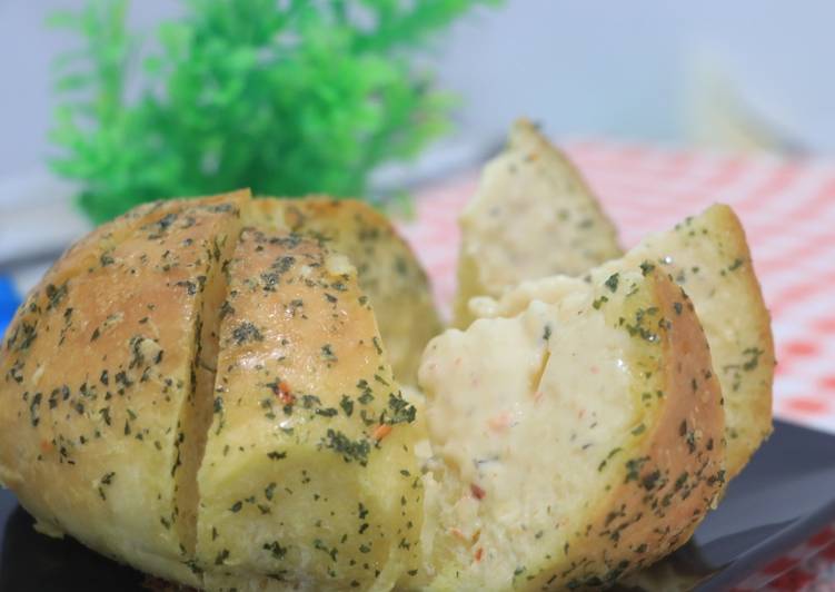 KOREAN CREAM CHEESE GARLIC BREAD. ROTI KOREAN KEKINIAN BENERAN E