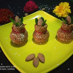 A picture of Sesame jaggery kalash.