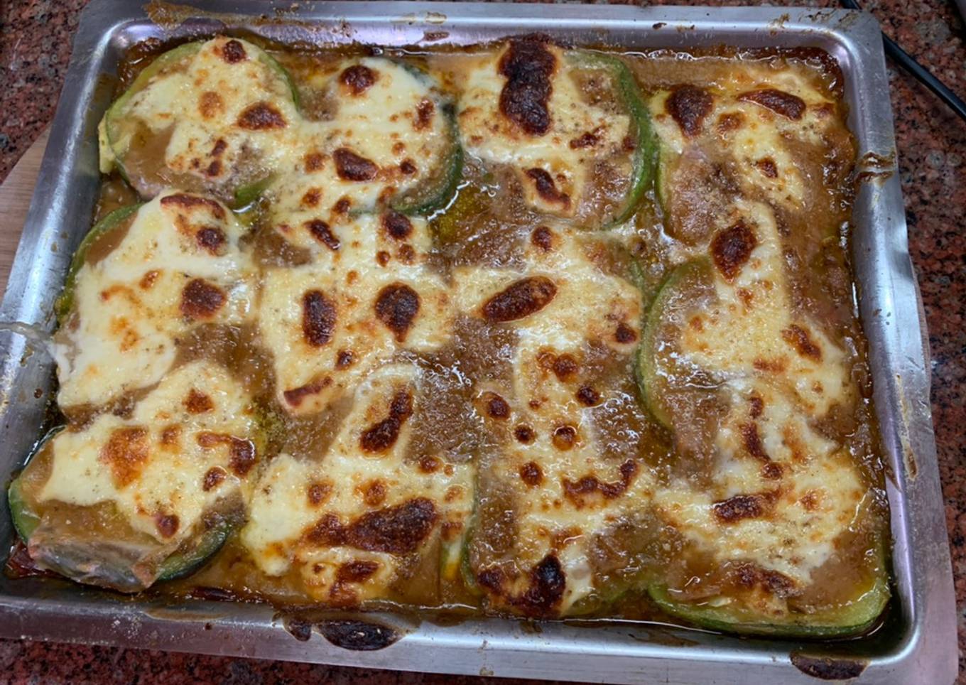 Zapallitos con salsa boloñesa y salsa marrón (hermana de la salsa blanca)