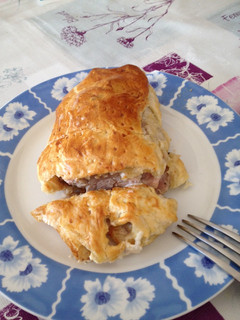 Una foto de Hojaldre de solomillo relleno