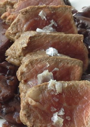 Una foto de Lomo de buey con salsa de portobello