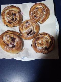 Una foto de Rollos de manzana en masa de empanada