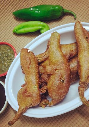 मिर्ची पकौड़ा (mirchi pakoda recipe in Hindi) रेसिपी मुख्य फोटो