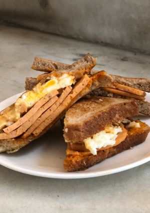 A picture of Monster Sandwich.