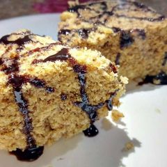 A picture of 5 minute Apple cake.
