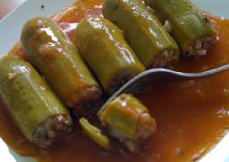 Recipe of Yummy Stuffed baby zucchini in tomato sauce - mehshi koussa