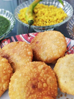 कोटा दाल कचौड़ी (Kota Dal Kachodi recipe in Hindi) रेसिपी मुख्य फोटो