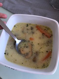 Kedvenc tárkonyos csirkeragu leves gazdagon recept fotója