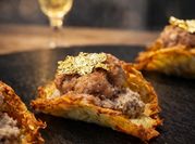 Una foto di patate e bocconcini