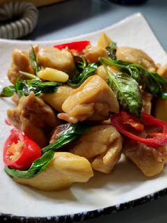 塔香雞腿杏鮑菇-雞腿軟嫩.杏鮑菇彈牙很下飯的一道菜 的食譜成品照片