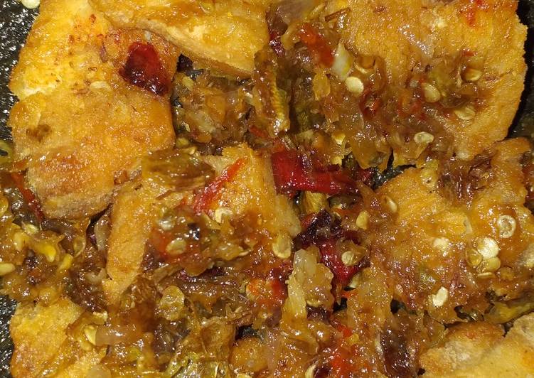 Langkah Mudah untuk Menyiapkan Sambal ikan asin jambal Anti Gagal