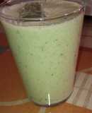 Batido de melón, lima, espinacas, hierbabuena y bebida vegetal