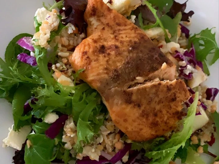 Recipe Brown rice and salmon salad the Delicious Makes you drool