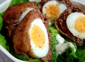 Una foto de Huevos escoceses 🥚 (aunque de origen inglés 🏴󠁧󠁢󠁥󠁮󠁧󠁿)