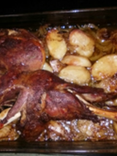 Una foto de Ternasco con patatas