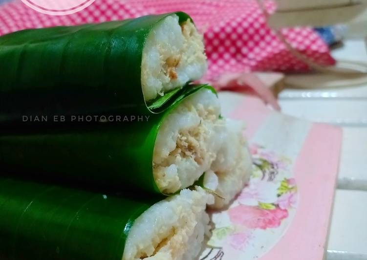 Lemper Ayam