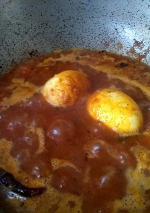 A picture of Egg curry.