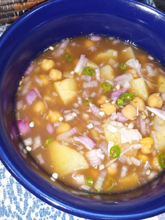 A picture of Sweet Tamarind Chickpea Chaat.