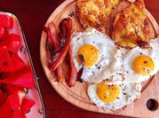 Hình ảnh của bacon and cheese