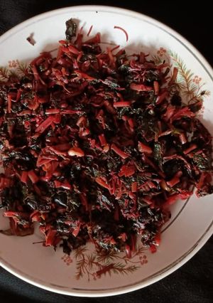 লাল শাক (lal saag bhaja recipe in Bengali) রেসিপির প্রধান ছবি
