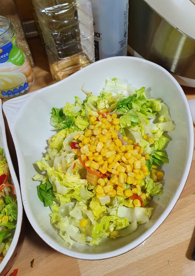 Una foto de Ensalada con brotes chinos