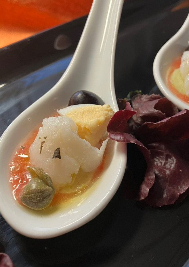 Una foto de Tapa de carpaccio de bacalao con alficoz