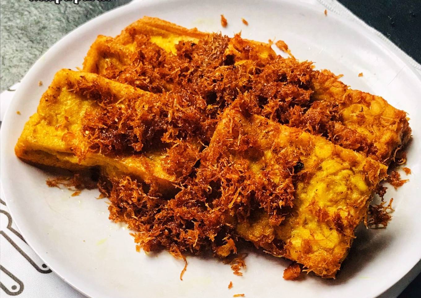 Tahu Tempe Goreng Bumbu Ungkep Kelapa Parut