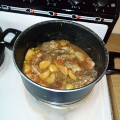 A picture of Chicken Curry.
