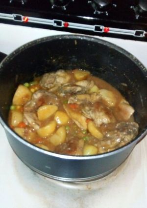 A picture of Chicken Curry.