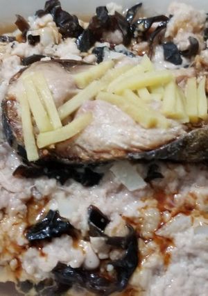 A picture of Chinese steamed pork patty with salted fish 咸魚蒸肉餅.