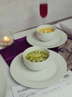 Una foto de Sopa de aguacate