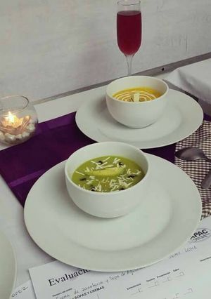 Una foto de Sopa de aguacate