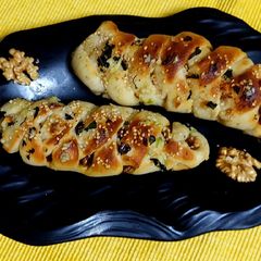 Walnut Braided Bread A picture of Walnut Braided Bread.