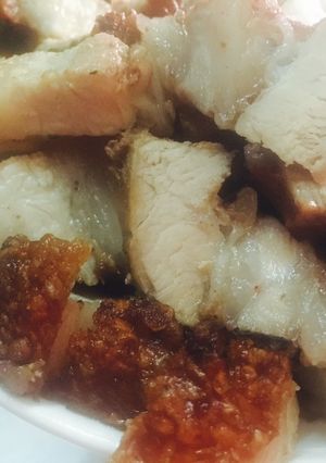 Hình của món Heo quay giòn bì.