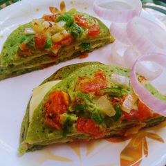 A picture of Uttappam sandwich.