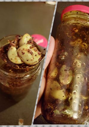 A picture of Garlic pickle.