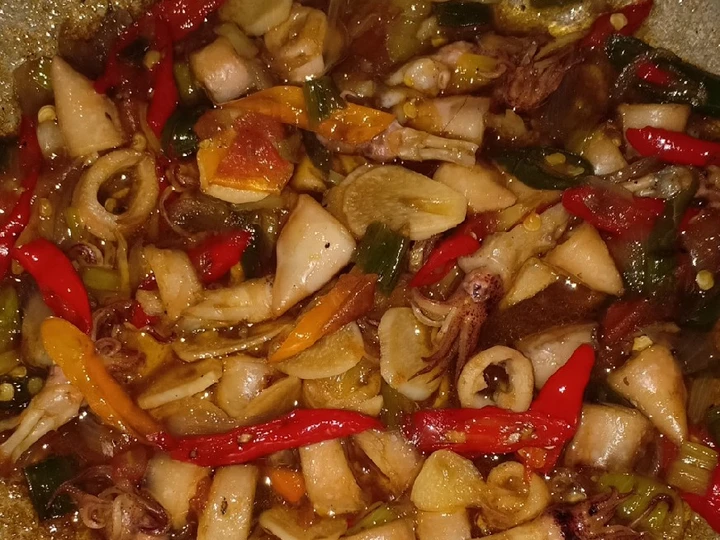 Langkah Mudah untuk Menyiapkan Resep  Cumi asin pedas manis yang Enak, Bisa Manjain Lidah